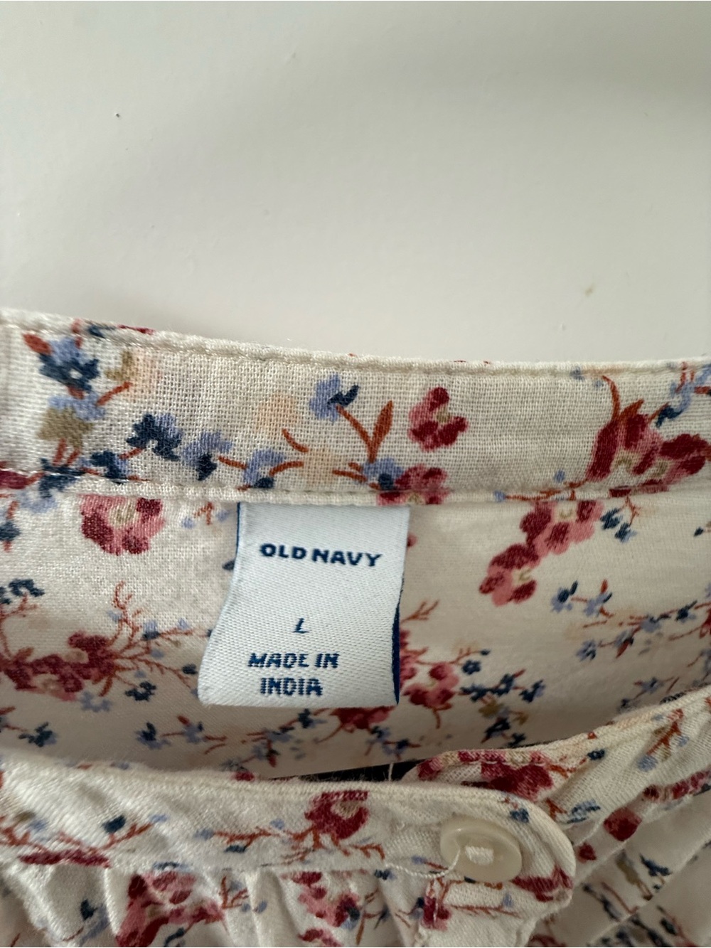 Old Navy Ditsy Floral Button Front Blouse Cream Red Blue Size L - Picture 6 of 6